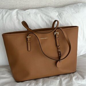 Michael Kors Jet Set Travel Tote Bag